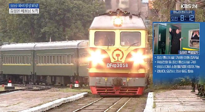 Đoàn tàu bọc thép của Chủ tịch Kim tiến vào ga Đồng Đăng.