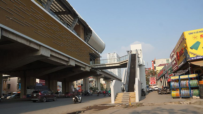 Nhà ga khu vực Thượng Đình.