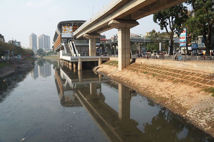 Với tốc độ trên và được chạy trên đường không có chướng ngại vận, từ bến xe Yên Nghĩa đến ga Cát Linh và ngược lại (dài 13,1km) Metro số 2A sẽ chạy ổn định hết 15 - 20 phút/lượt.