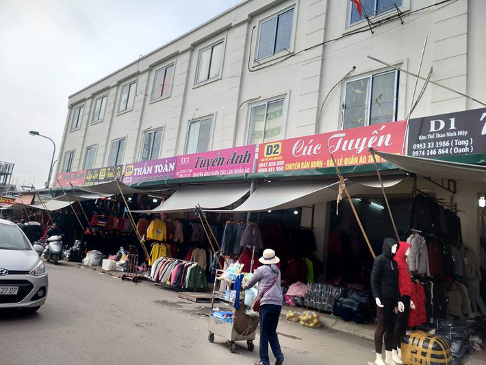 Ngày 29/7/2015, UBND TP Hà Nội ban hành Quyết định số 3570/QĐ-UBND cho Công ty TNHH Tân Hùng Minh thuê 17.310m2 đất tại xã Ninh Hiệp để thực hiện Dự án đầu tư xây dựng Khu dịch vụ Thể dục, thể thao trung tâm xã Ninh Hiệp.