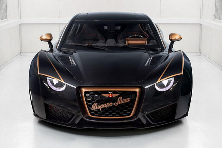 Mặc dù sở hữu hơn 160 chiếc xe khác nhau trong bộ sưu tập, vị doanh nhân này cho biết đây là chiếc xe thuần điện đầu tiên của anh. Michael cho biết mình bị thu hút bởi thiết kế và công nghệ trên xe cũng như sự cống hiến của nhà sáng lập đối với hãng xe của mình.