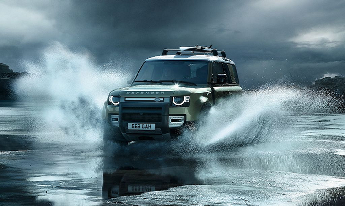 Mới đây, thương hiệu xe sang Anh Quốc Jaguar - Land Rover đã chính thức công bố giá bán của mẫu SUV địa hình Defender thế hệ mới tại thị trường Việt Nam. Cụ thể, Land Rover Defender 2020 mới sẽ được bán ra trong nước với 4 phiên bản, bao gồm Defender S; Defender SE; Defender 110 First Edition và Defender 110 X.