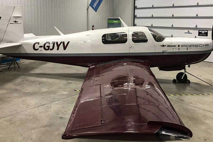 Một trong số 41 chiếc Mooney M20L PFM có chủ sở hữu tại Canada, máy bay đã hoạt động được 400 giờ sau lần "đại tu" gần nhất. Giá máy bay Porsche M20L đang được rao bán 103.000 USD (khoảng hơn 2,3 tỷ đồng), tương đương một chiếc Porsche Panamera Sport Turismo mới.