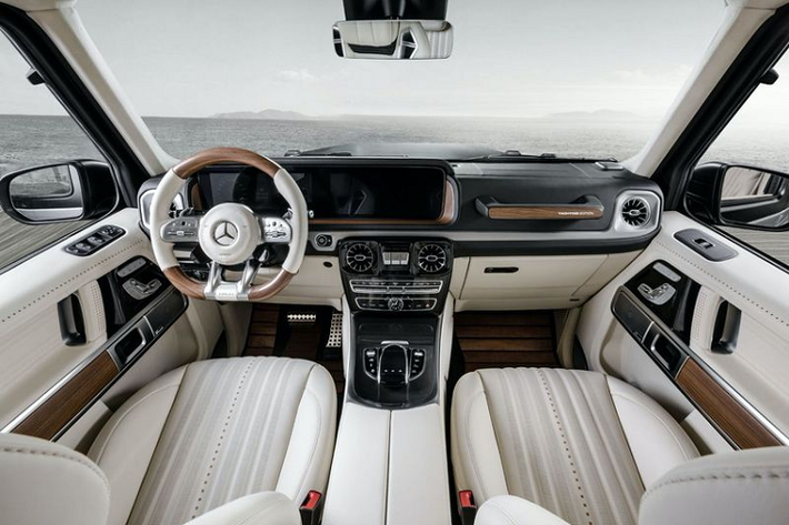 Cũng chính vì vậy mà hầu hết nâng cấp của SUV hạng sang Mercedes-AMG G63 Yachting Limited Edition nằm trong khoang cabin. Tuy nhiên, Carlex vẫn thực hiện khá nhiều thay đổi ở bên ngoài thân xe.