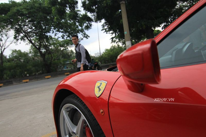 Là một siêu xe thể thao đường phố, mẫu xe đàn anh của chiếc 488 được trang bị động cơ V8 hút khí tự nhiên 4.5L truyền thống, sản sinh công suất tối đa 570 mã lực và 540 Nm mô-men xoắn cực đại.