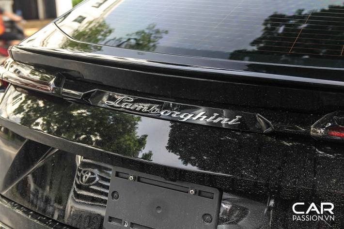 Sức mạnh này được truyền đến bánh xe thông qua hộp số 8 cấp đến từ ZF, xe sử dụng hệ dẫn động bốn bánh toàn thời gian.