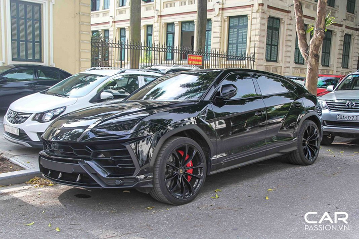 Chỉ sau 1 năm kể từ khi ra mắt, vào năm 2019, số lượng siêu SUV Lamborghini Urus được bán ra đã tăng gần gấp 3 lần so với năm trước đó và tới thời điểm hiện tại, chiếc xe vẫn là một trong những sự lựa chọn đầu bảng cho một mẫu SUV mạnh mẽ, thể thao với thiết kế đặc trưng thừa hưởng từ một thương hiệu siêu xe trứ danh.