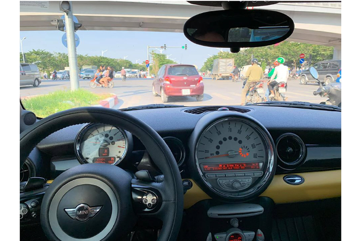 Để đảm bảo xe vận hành ổn định, được chủ nhân bảo dưỡng thay thế phụ tùng (parts) đến hạng cho xe. Trong đó, toàn bộ dàn gầm được thay mới như: rotuyn lái, giảm xóc, “dàn chân” với lốp Michelin Pilot Sport 4 S. Khoang động cơ cũng được bảo dưỡng, nâng cấp và thay thế như: mobin, bugi, bơm xăng, dây curoa, bơm nước làm mát, van turbo, mod van hằng nhiệt, cảm biến oxy, pô on/off,…