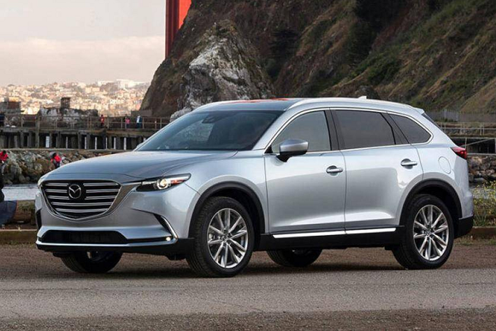 Mazda CX-9 2020 (giá khởi điểm: 33.890 USD, số chỗ ngồi tối đa: 7)