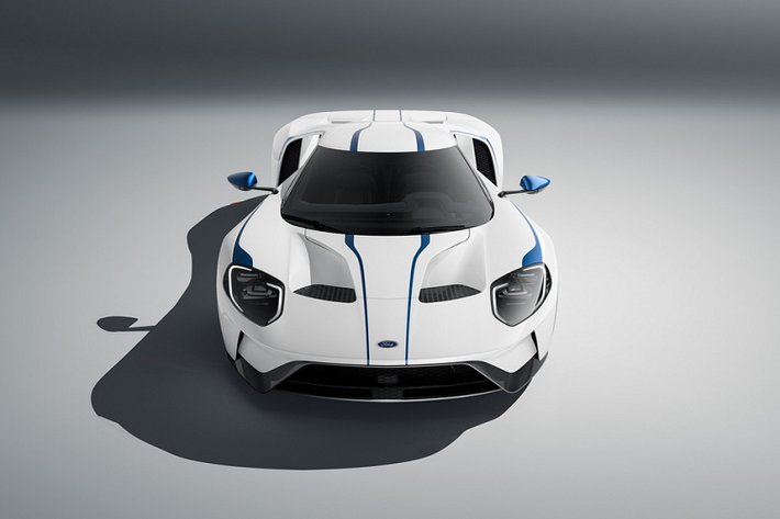 Chỉ có 40 chiếc GT Studio Collection được bán ra trên 2 đời xe là GT 2021 và 2022. Khách hàng có thể lựa chọn 7 màu sơn tiêu chuẩn hoặc chi thêm tiền để lựa chọn những màu sơn mở rộng.