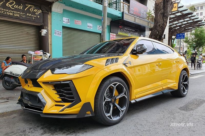 Sức mạnh của Lamborghini Urus Venatus vẫn đến từ cỗ máy tăng áp kép V8 4.0L sản sinh công suất 641 mã lực và mô-men xoắn cực đại 850Nm, kết hợp hộp số tự động ZF 8 cấp , xe chỉ mất 3,6 giây để tăng tốc từ 0-100 km/h trước khi đạt tốc độ tối đa 305 km/h, giúp cho Urus trở thành một trong những mẫu xe SUV nhanh nhất thế giới.