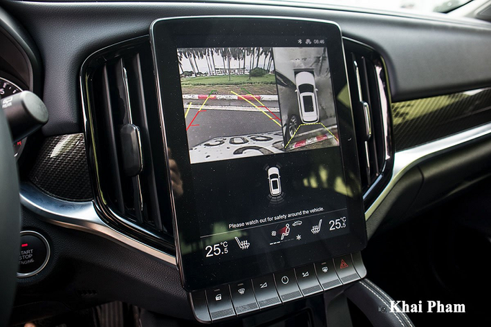 Nói về công nghệ, CUV trong tầm giá 700 triệu đồng tại Việt Nam, không mẫu xe nào trang bị như Brilliance V7 gồm: Hệ thống chống bó cứng phanh ABS, hệ thống cân bằng điện tử, hệ thống hỗ trợ khởi hành ngang dốc, hệ thống cảnh báo va chạm phía trước, hệ thống hỗ trợ phanh khẩn cấp chủ động, camera 360 độ toàn cảnh, cảm biến hỗ trợ đỗ xe trước/sau, cảnh báo áp suất lốp, 6 túi khí...