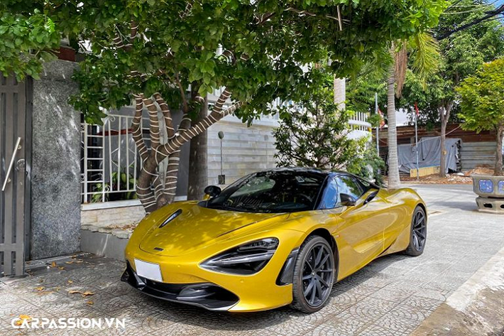 Được biết, đây chính là siêu xe McLaren 720S Spider đầu tiên cập bến thành phố du lịch xinh đẹp này và là chiếc 720S Spider thứ 6 về nước. McLaren 720S Spider là biến thể mui trần của dòng xe 720S vốn đang rất được ưa chuộng trên toàn thế giới nhờ thiết kế mang đậm tính khí động học và sức mạnh “khủng” từ khối động cơ V8 tăng áp kép của mình. Những yếu tố nói trên chính là chìa khóa dẫn đến sự thành công của dòng xe 720S ở thị trường xe hơi trong nước nói riêng và quốc tế nói chung.