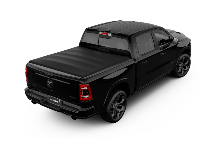 Siêu bán tải Ram 1500 sử dụng động cơ xăng V8 dung tích 5.7L HEMI kết hợp với mô tơ điện và pin 48V để tạo ra một hệ truyền động hybrid “eTorque” cho công suất tối đa 395 mã lực và mô-men xoắn cực đại đạt 555 Nm. Sức mạnh được truyền xuống 2 cầu thông qua hộp số tự động 8 cấp TorqueFlite.