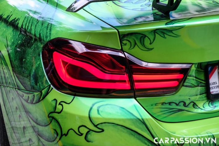 Để hoàn thiện cho vẻ ngoài của một chiếc xe độ đầy tâm huyết, chủ sở hữu đã lựa chọn trang bị bộ mâm BBS 5 chấu kép có kích thước 19 inch được chế tác tại Đức có giá lên tới 180 triệu. Chủ sở hữu còn lựa chọn cho xe bộ đĩa phanh và cùm phanh đến từ thương hiệu AP Racing có giá lên tới 130 triệu.