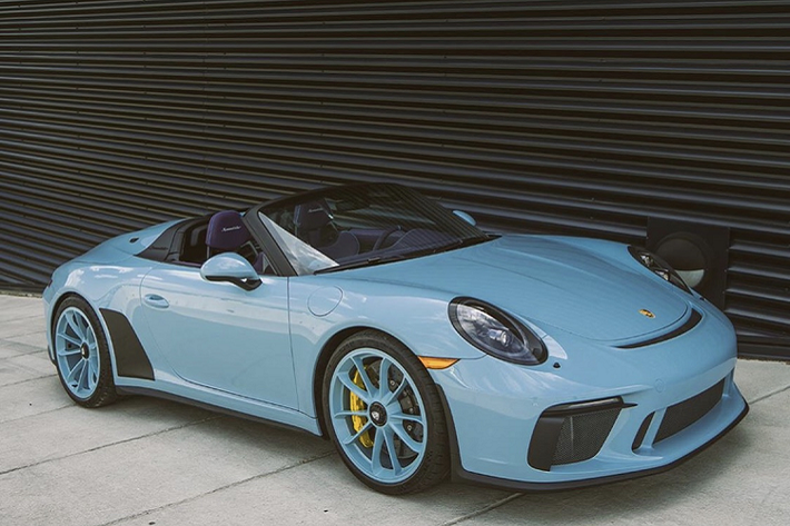 Trong suốt 70 năm ra đời và phát triển của hãng, đã có 4 mẫu siêu xe Porsche 911 Speedster được ra mắt và đều được công chúng đón nhận. Sau gần 10 năm kể từ ngày mẫu Speedster năm 2011 được ra mắt, cho tới năm 2019, Porsche lại một lần nữa “làm mới” mẫu xe này trên nền tảng Porsche 911 thế hệ 991, cụ thể hơn là được dưa trên nền tảng mẫu 911 GT3.