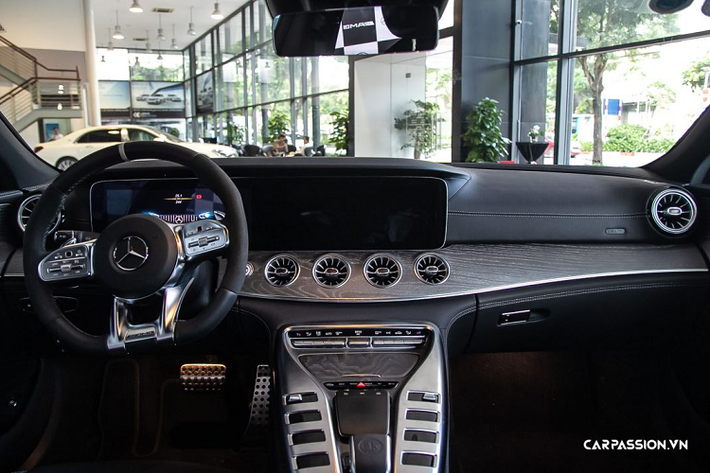 Chiếc xe được trang bị động cơ 6 xi-lanh thẳng hàng thế hệ mới, tích hợp EQ boost vào hộp số, xe có khả năng sản sinh công suất lên tới 435 mã lực và sức kéo cực đại 520 Nm. Chưa dừng lại ở đó, công nghệ EQ Boost có thể cung cấp thêm 22 mã lực và 250 Nm ngay lập tức mà không có độ trễ. Xe có thể tăng tốc 0 – 100 km/h trong vòng 4,5 giây, tốc độ tối đa lên đến 285 km/h.