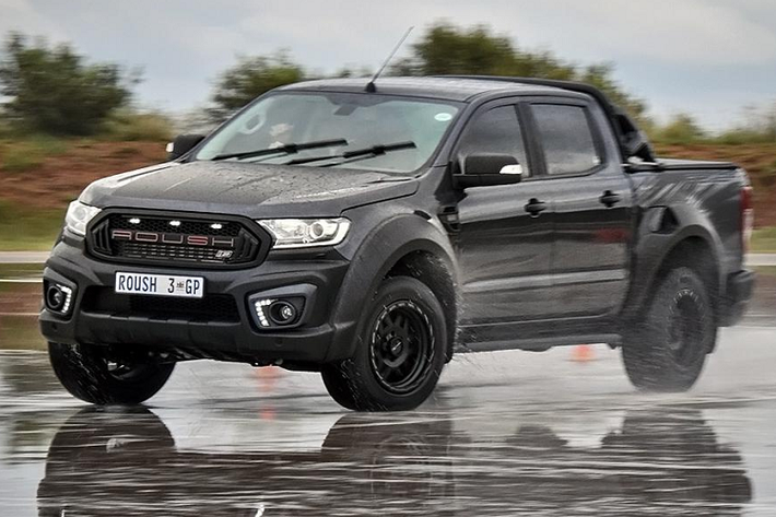Giá bán của gói nâng cấp Roush là 12.750 USD. Trong khi đó giá xe Ford Ranger Roush 4x2, giá bán sẽ là 36.860 USD.
