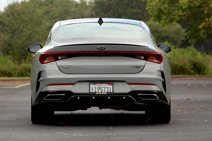 Ngoài ra, Kia Optima 2021 còn có rất nhiều phụ kiện, tùy chọn cá nhân hóa cực kỳ hấp dẫn.