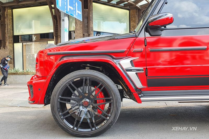 Ở dạng nguyên bản, Mercedes-AMG G63 Edition 1 được trang bị động cơ tăng áp kép Bi-Turbo V8 4.0L, tạo ra công suất 577 mã lực và mô-men xoắn cực đại 850Nm. Kết hợp cùng hộp số tự động 9 cấp và hệ dẫn động bốn bánh 4Matic, G63 có thể tăng tốc từ 0-100 km/h trong 4,5 giây và đạt vận tốc tối đa 220 km/h.