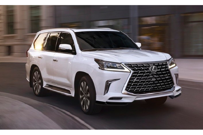 Cách đây vài ngày, những hình ảnh rò rỉ đầu tiên của mẫu SUV hạng sang cỡ lớn Lexus LX 2021 mới đã xuất hiện trên mạng. Đến nay, hãng Lexus mới chính thức tung ra phiên bản nâng cấp nhẹ của mẫu xe được mệnh danh "chuyên cơ mặt đất" này. Bước sang phiên bản 2021, Lexus LX không thay đổi trong thiết kế mà chỉ được bổ sung trợ lý ảo Amazon Alexa và nội thất màu nâu Glazed Caramel mới. Trong khi đó, ngoại thất có thêm màu sơn mới là xanh Nori Green Pearl.