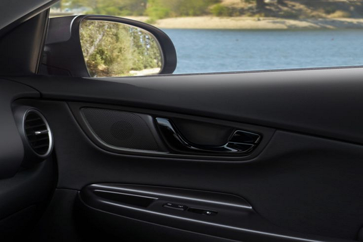 Được biết, Hyundai Kona Night Edition 2021 sẽ sử dụng động cơ tăng áp 1.6L 4 xi-lanh cho công suất 175 mã lực và mô-men xoắn cực đại 264Nm, đi kèm hộp số ly hợp kép 7 cấp và có tùy chọn hệ dẫn động 4 bánh toàn thời gian.