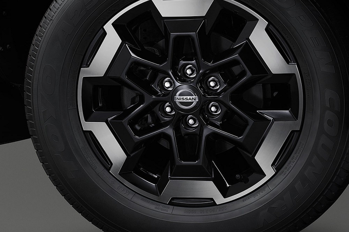 Gói công nghệ này bao gồm những tính năng an toàn như cảnh báo va chạm sớm, hỗ trợ phanh khẩn cấp, cảnh báo chệch làn đường, kiểm soát chệch làn đường, cảnh báo điểm mù, ngăn va chạm vì điểm mù, phát hiện vật cản khi lùi và đèn chiếu xa tự động bật/tắt.