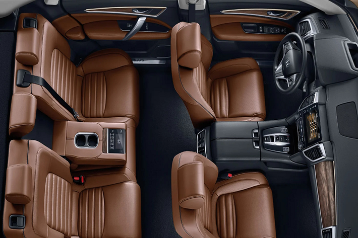 UR-V phiên bản dùng động cơ tăng áp dung tích 2.0 lít cho công suất 272 mã lực và mô-men xoắn 370 Nm, đi kèm hộp số tự động 9 cấp và hệ dẫn động bốn bánh (tuỳ chọn).