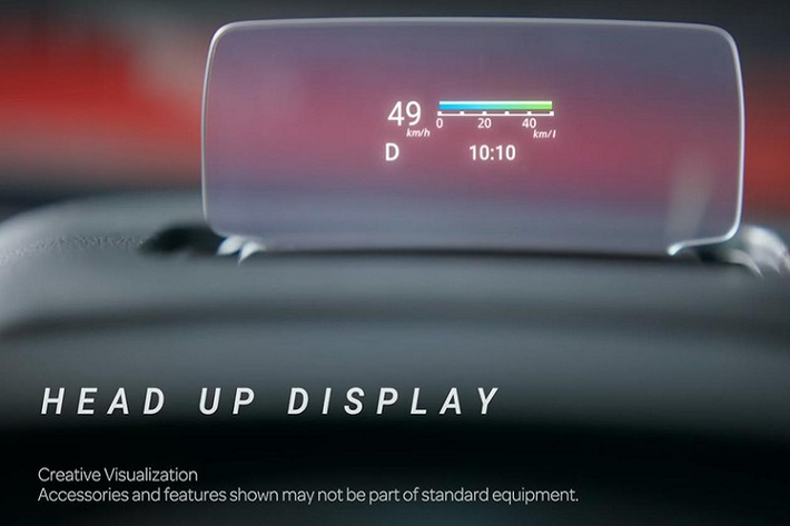 Đặc biệt, đây còn là mẫu xe đầu tiên của liên doanh Maruti Suzuki có cửa sổ trời. Tại thị trường Ấn Độ, cửa sổ trời bị coi là không cần thiết và khó bảo quản nhưng ngày càng có nhiều khách hàng thích trang bị này hơn. Trên Suzuki Brezza 2022, cửa sổ trời sẽ là loại 1 mảnh chỉnh điện thay vì toàn cảnh Panorama để xe không bị đội giá quá nhiều.