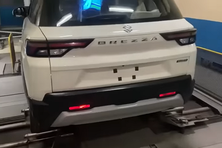 Ngoài ra, ở thị trường Ấn Độ, mẫu SUV hạng A này còn có cả tùy chọn động cơ chạy bằng khí nén thiên nhiên CNG. Đây sẽ là mẫu SUV đầu tiên tại Ấn Độ có phiên bản CNG.