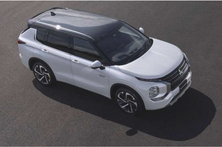 Hiện giá xe Mitsubishi Outlander 2022 và thời điểm ra mắt tại xứ sở Chùa Vàng vẫn chưa được hé lộ. Sau khi chính thức mở bán tại Thái Lan, mẫu SUV sẽ sớm được đưa về thị trường Việt Nam.