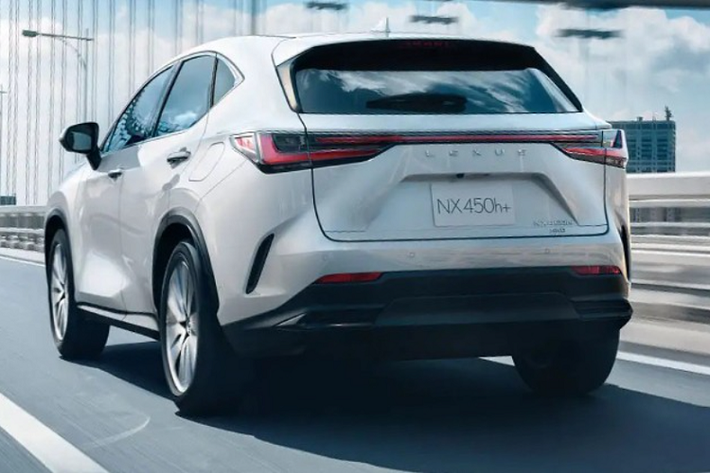 Được biết, thương hiệu xe sang Nhật Bản sẽ chọn phiên bản plug-in hybrid Lexus NX 450h+ 2022 mới để giới thiệu tại thị trường Thái Lan. Đây chính là mẫu xe plug-in hybrid đầu tiên của thương hiệu Lexus.