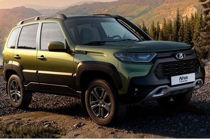 Tại Nhật Bản, người mua thường thích các biến thể được trang bị tốt, vì vậy chỉ có phiên bản Lada Niva Travel Luxe Offroad được giới thiệu cho đất nước Mặt Trời mọc. Giá xe Lada Niva Travel Luxe Offroad tại Nhật Bản là 31.286 USD (khoảng 713 triệu đồng), đắt hơn những 17.791 USD (khoảng 405,9 triệu đồng) so với giá xe ở Nga.