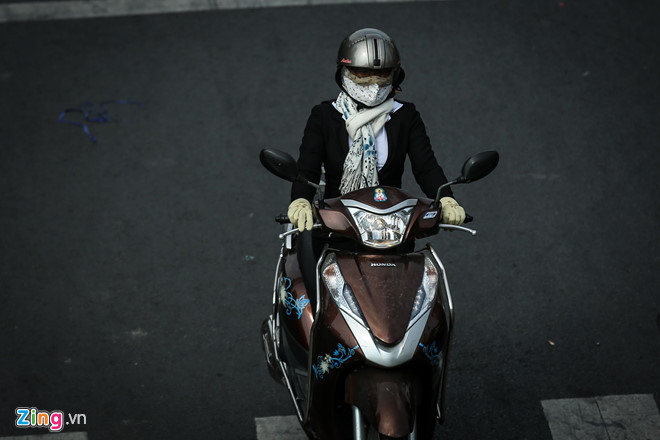 Theo trang woeurope.eu (Anh), chỉ số tia UV ngày 29/3 ở TP.HCM là 10, vẫn ở ngưỡng nguy hiểm và có khả năng gây hại cho da khi tiếp xúc với ánh nắng mặt trời trong thời gian dài.