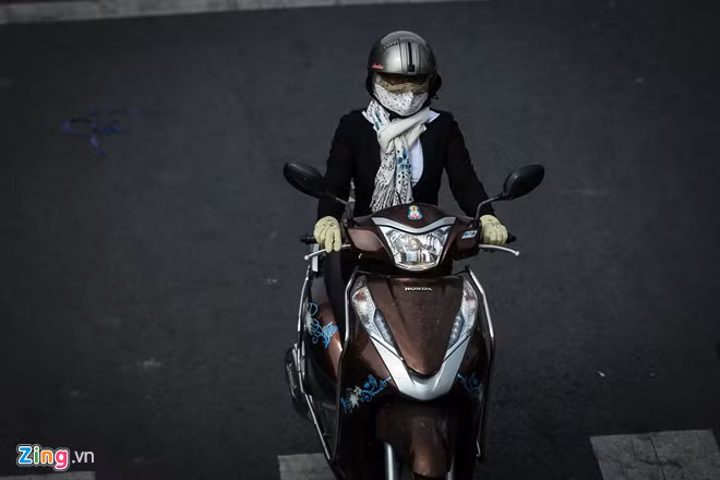 Theo trang woeurope.eu (Anh), chỉ số tia UV ngày 29/3 ở TP.HCM là 10, vẫn ở ngưỡng nguy hiểm và có khả năng gây hại cho da khi tiếp xúc với ánh nắng mặt trời trong thời gian dài.