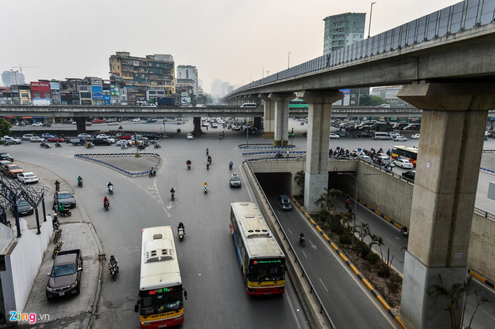 Để tiến tới dừng hoạt động xe máy trong trung tâm hành phố vào năm 2030, Hà Nội sẽ thực hiện từng bước theo tuyến, theo khu vực theo hướng "vết dầu loang".
