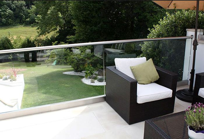 Vật liệu này hướng tới sự tối giản phụ kiện với sự trong suốt của kính sẽ làm nổi bật cảnh quan xung quanh. Ảnh: Xaydungnamphong.