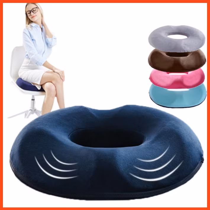 Ngoài ra, chị em có thể tham khảo sử dụng các loại đệm để tạo cảm giác thoải mái, giảm ma sát vùng mông khi ngồi. Theo thời gian, màu da vùng này sẽ được cải thiện dần.