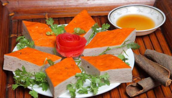 Và một đĩa chả quế. Ảnh: foody.