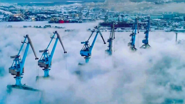 Đoạn phim lan truyền được thực hiện ở vùng biển miền đông nước Nga bởi nhà làm phim nghiệp dư Eduard Olegovich.