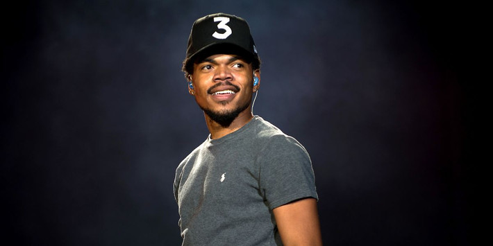 Người nổi tiếng đầu tiên trong danh sách này là nam rapper Chancelor Johnathan Bennett. Khi ngân sách của Trường học Chicago bị cắt giảm, hạng mục đào tạo nghệ thuật thường là khoản đầu tiên bị nhắm tới. Vì thế, Chancelor Johnathan Bennett- nam rapper, ca sĩ, sáng tác kiêm sản xuất nhạc, diễn viên người Mỹ đảm bảo rằng Trường Công lập Chicago có một chương trình giảng dạy nghệ thuật tốt, đặc biệt là cho trẻ em nội thành.