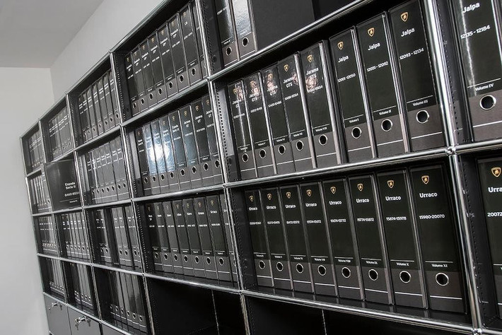 Tại đây, có 3 dịch vụ chính được cung cấp đó là chứng nhận, phục chế và cung cấp phụ tùng cho những siêu xe Lamborghini cổ. Đặc biệt nếu như muốn tra lại nguồn gốc của xe Lamborghini, dịch vụ xác thực và chứng nhận của Polo Storico sẽ là nguồn thông tin duy nhất mà khách hàng cần tới.