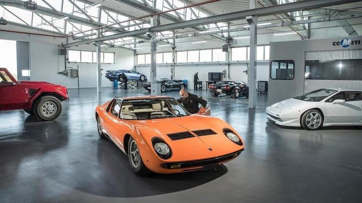 Nằm ở trung tâm vùng Sant'Agata, Ý, Polo Storico là nơi nhận phục chế và gìn giữ mọi model siêu xe Lamborghini cổ nhất trong lịch sử. Đây cũng là nơi duy nhất trên Thế giới có thể hồi sinh những chiếc siêu xe "bò tót" bằng những phụ tùng zin 100%.
