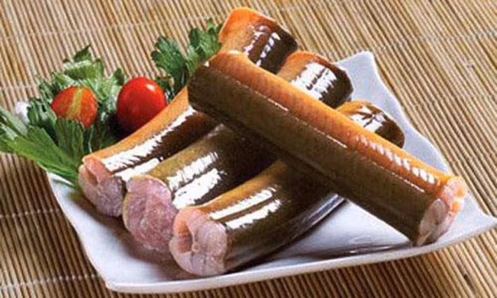 Do đặc điểm sống dưới ao bùn, sình lầy, nước đục... lại thêm thói ăn tạp, nên hệ tiêu hóa, thịt lươn dễ chứa kim loại nặng, nhiễm vi trùng và ký sinh trùng.