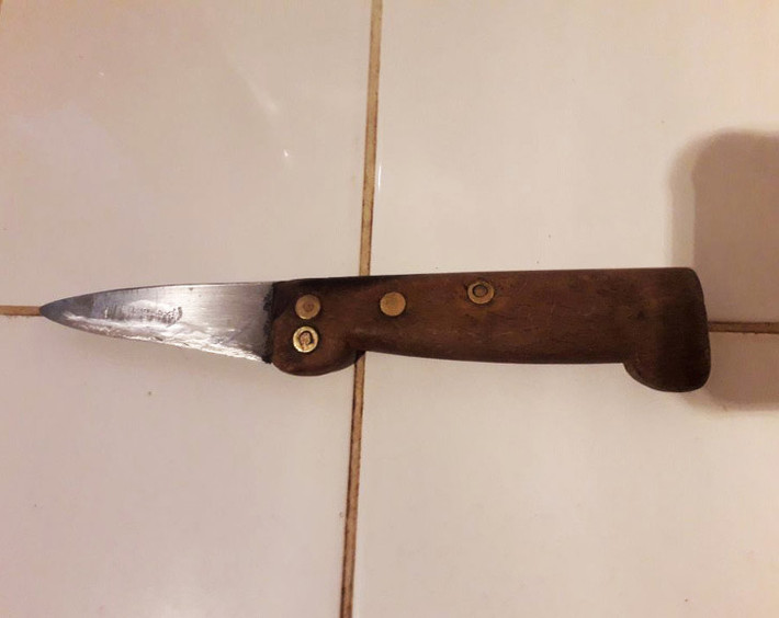 “Con dao này đã được cụ tôi dùng, rồi đến bà tôi và giờ là tới lượt các con gái tôi” – một người phụ nữ cho biết.