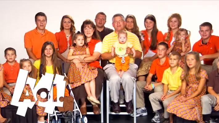 Đến năm 2012, hai vợ chồng mới quyết định ngừng đẻ sau 25 năm “sản xuất” liên tục. Họ vừa có thêm 10 cháu nội, ngoại và chuẩn bị có thêm 4 cháu nữa.