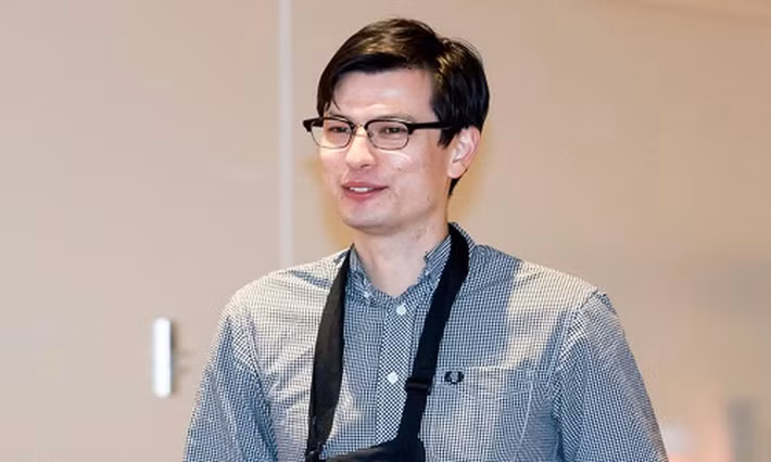 Alek Sigley, 29 tuổi, sinh ra và lớn lên tại Perth, bang Western Australia (Úc). Anh từng theo học lớp thạc sĩ văn học tại Đại học Kim Nhật Thành ở Bình Nhưỡng, và là một trong số 3 du học sinh phương Tây hiếm hoi theo học tại đây vào thời điểm đó. (Nguồn ảnh: BI/ABC News).