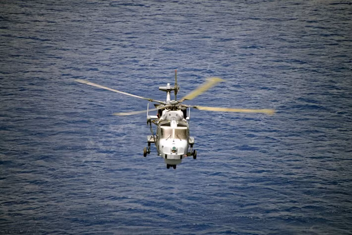 AW159 Wildcat (mèo hoang) là trực thăng hiện đại do liên doanh AgustaWestland (Anh-Italy) thiết kế cải tiến dựa trên mẫu trực thăng Super Lynx cho nhiệm vụ chính săn ngầm, tìm kiếm cứu nạn, vận tải, trinh sát.... Nguyên mẫu bay thử lần đầu tiên ngày 12/11/2009, chính thức phục vụ từ tháng 8/2014.