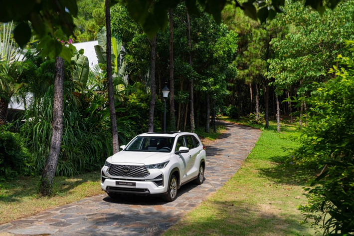 Kết thúc tháng 8, Toyota Innova Cross HEV ghi nhận doanh số chỉ đạt 61 xe. Tuy nhiên, cộng dồn 8 tháng đầu năm 2024, mẫu xe này vẫn đạt doanh số là 1.046 xe được bàn giao đến tay khách hàng.