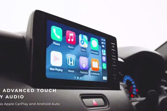 Hệ thống Honda Remote Operation mới cũng được bổ sung trên mẫu xe này, cho phép bật/tắt điều hòa, đóng/mở cửa cốp và tìm vị trí xe từ xa.